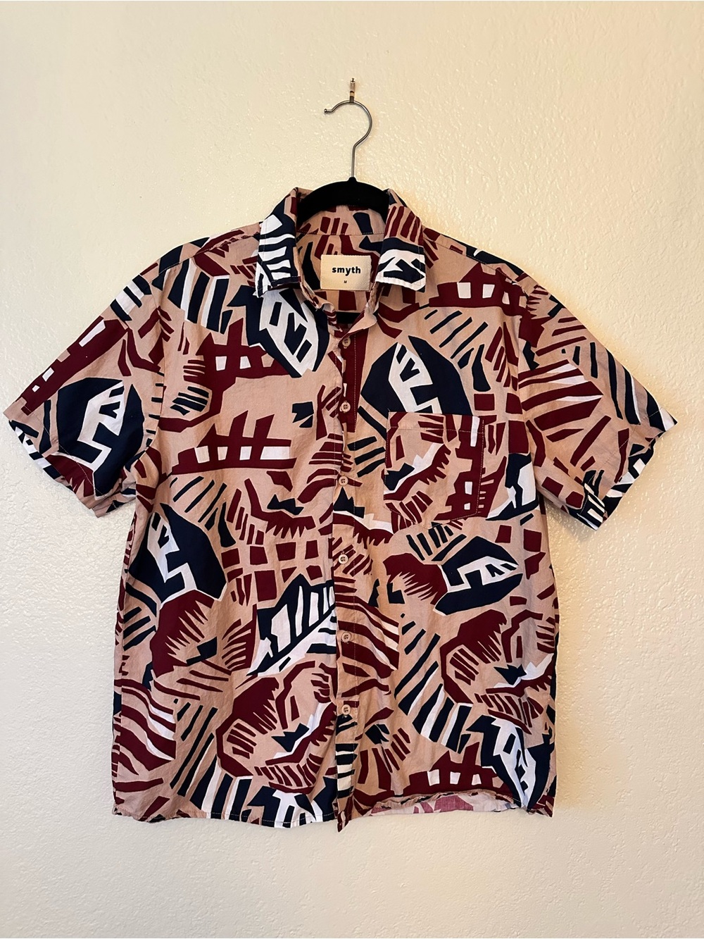 Smythe Short-Sleeve Abstract Print Shirt in Beige, Maroon and Navy